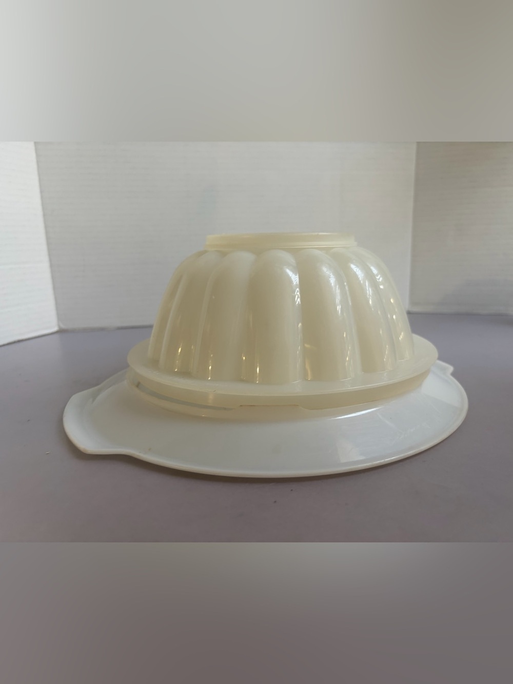 Tupperware Cream Jelly Serve Dish